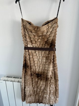 Vestido de fiesta beige y marrón palabra de honor