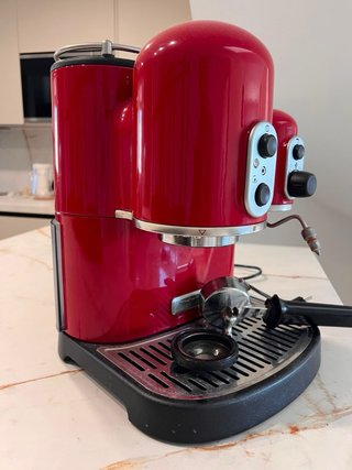 Cafetera Espresso KitchenAid Artisan Roja