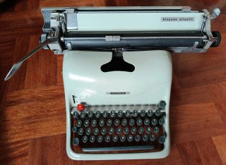 Máquina de escribir Hispano Olivetti Lexicon 80