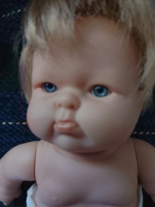 Muñeco bebé con pañal