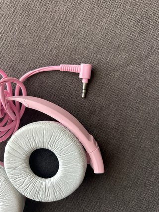 Auriculares Sony rosas con cable