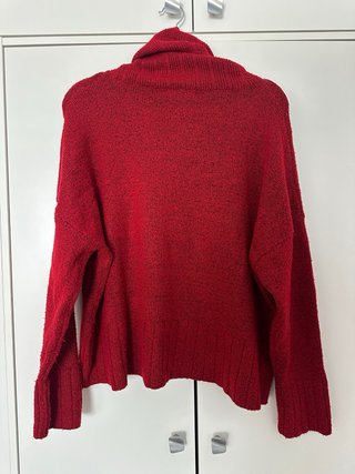Jersey rojo cuello alto