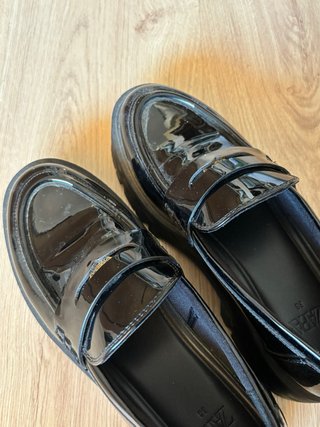Mocasines charol Zara Talla 38 Semi-nuevos