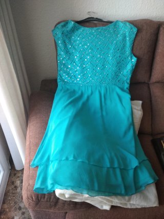 Vestido de fiesta verde agua con pedrería