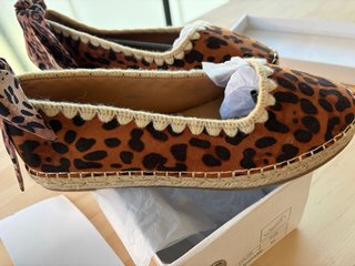 Zapatos Esparto Animal Print Talla 40