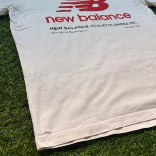 Camiseta New Balance Blanca Logo Rojo