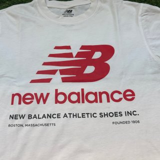 Camiseta New Balance Blanca Logo Rojo