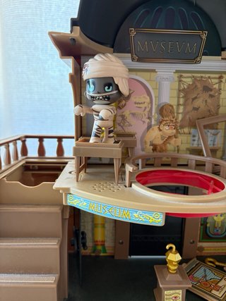 Museo de Juguete con Accesorios