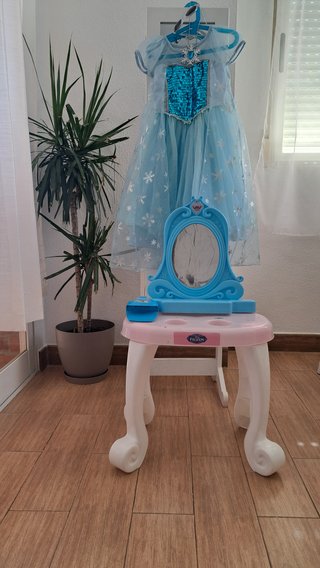 Vestido de Elsa, colgante, gafas y tocador Frozen