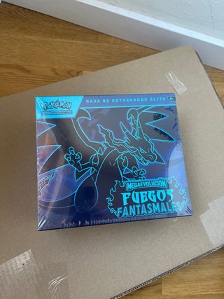 Caja Entrenador Élite Pokémon Fuegos Fantasmales