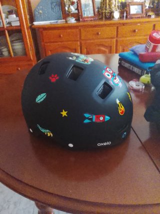 Patines con protecciones, bolso y casco