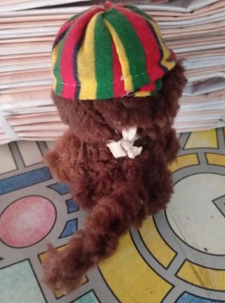 Peluche  vintage Monchhichi con cappellino