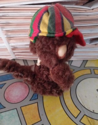 Peluche  vintage Monchhichi con cappellino