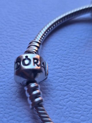 Pulsera Pandora con charms