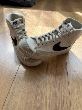 Zapatillas Nike Blancas y Negras