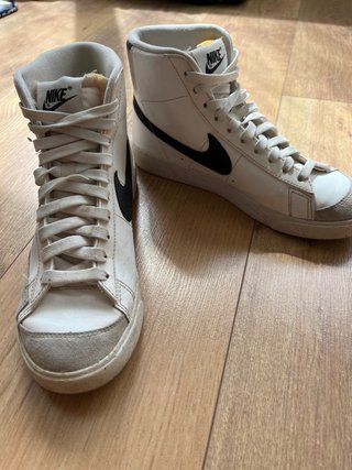 Zapatillas Nike Blancas y Negras