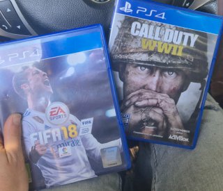 Lote Juegos PS4: FIFA 18 y Call of Duty WWII
