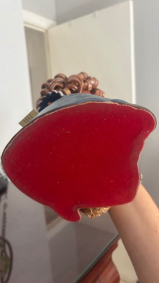 Muñeca de cerámica pintada a mano