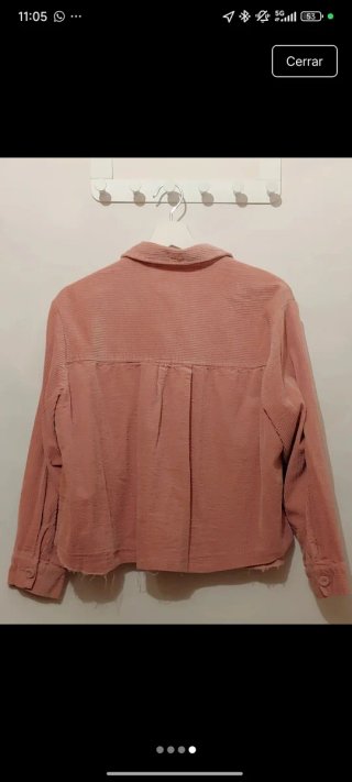 Sobrecamisa de pana rosa pastel estilo oversize