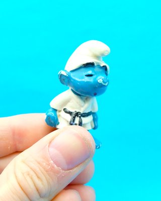 Figura PVC Pitufo Judo Knockoff