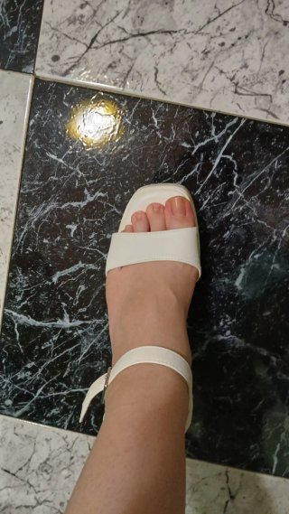 Sandalias de tacón blancas