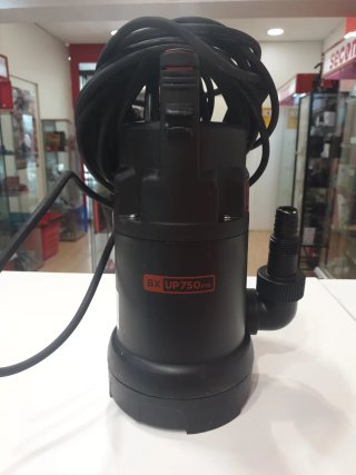 Bomba sumergible Black+Decker 750W