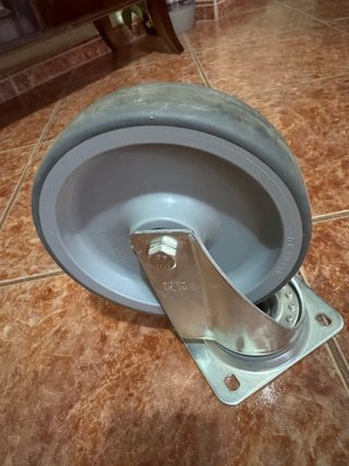 Rueda para  andamio 4 con frenos y 4 sin frenos