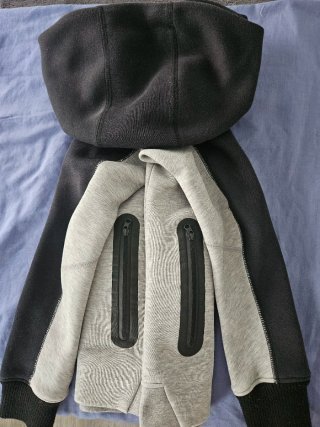 Sudadera Nike Tech Fleece Negra y Gris