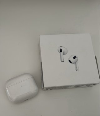 AirPods