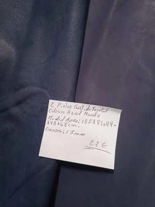 2 Pieles Curtido Vegetal Azul Marino. 22€.