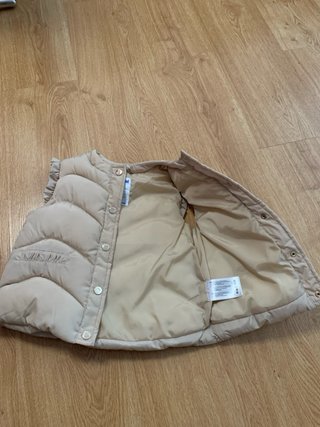 Chaleco niña beige Mayoral