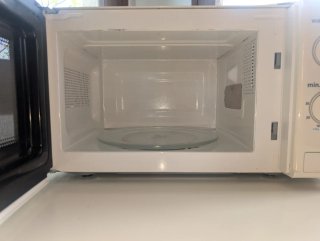 Microondas Hyundai 700W 20L