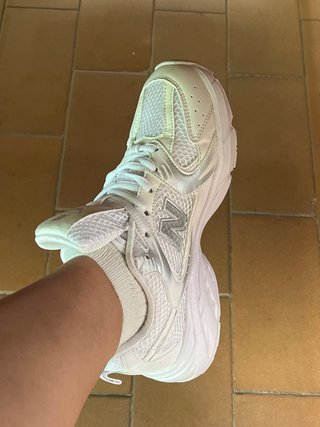 New Balance 530 Plata y Blanco.