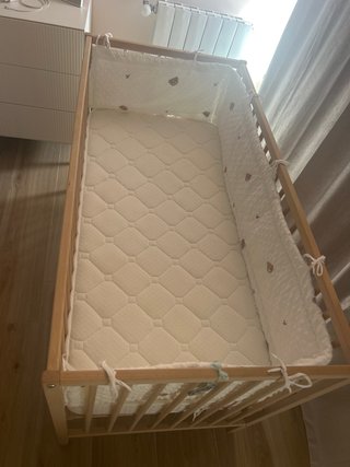 Cuna madera con colchón viscoelástico