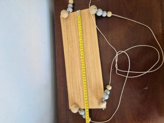 Estantería madera colgante con cuentas