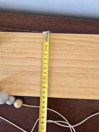 Estantería madera colgante con cuentas