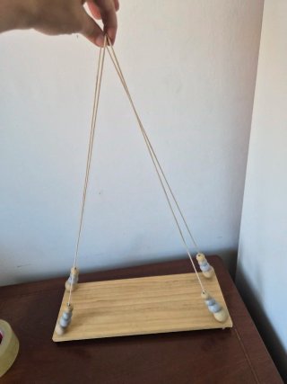 Estantería madera colgante con cuentas