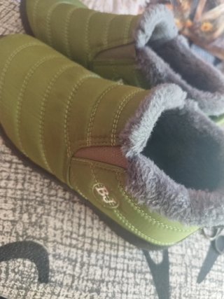 Botines verdes forradospone 39 pero es 38y medio