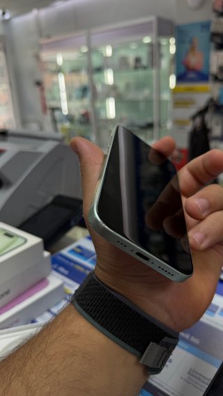 iPhone 15 256GB Verde Grado AB