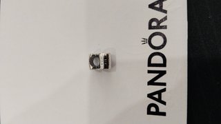 Charm de Pandora con la letra S