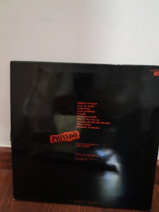 Vinilos de los 80. No son a 1 €.