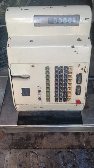 Caja registradora antigua años 1960