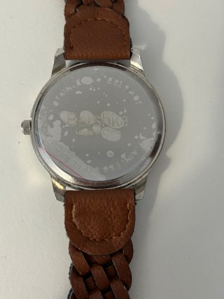 Reloj Bershka marrón y plateado