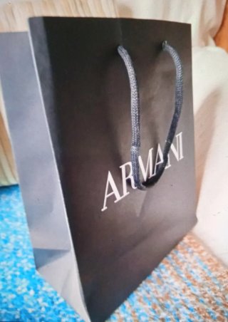Bolsa comercial Armani. 25 x 20 x 10 cm