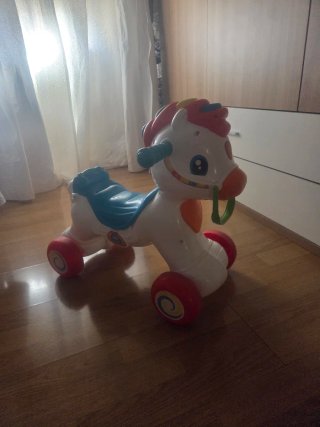 Caballo balancín infantil