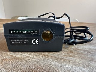 Adaptador Waeco Mobitronic 220-240V a 12V