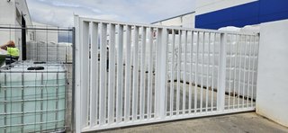 Puerta hierro lacado nueva 5x2 con lamas tipo avio