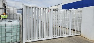 Puerta hierro lacado nueva 5x2 con lamas tipo avio
