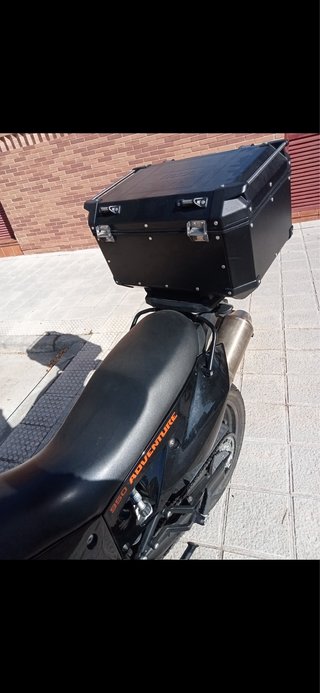 KTM 950 Adventure Negra y Naranja