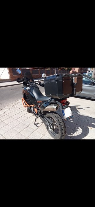 KTM 950 Adventure Negra y Naranja